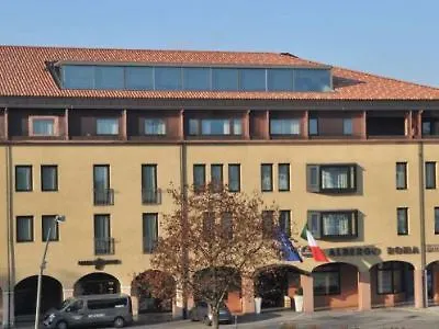 Albergo Roma, BW Signature Collection Καστελφράνκο Βένετο 4*,