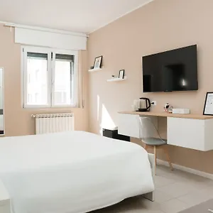 Apartment Dieci By Comorooms Como